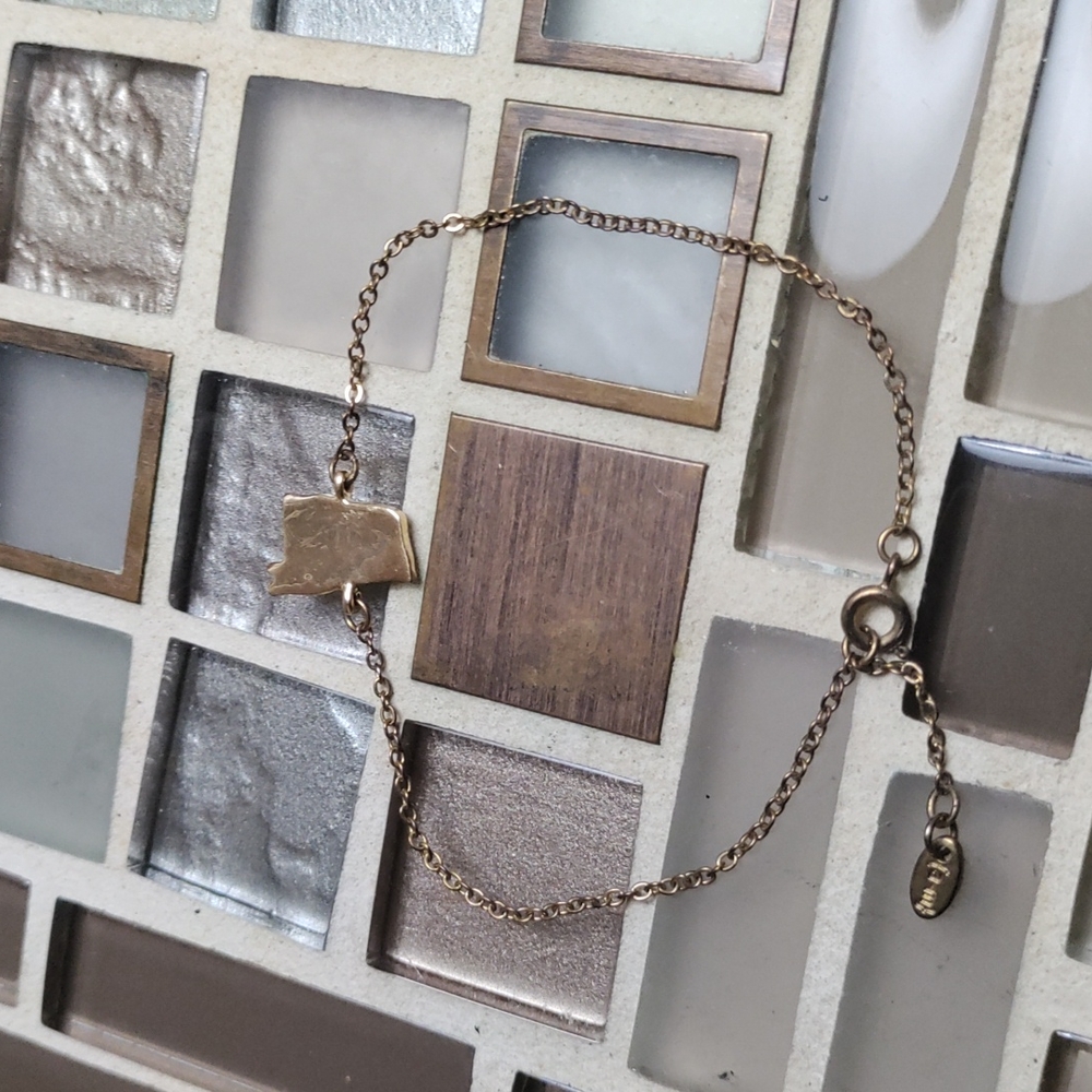 Vintage State bracelet-$5 add on